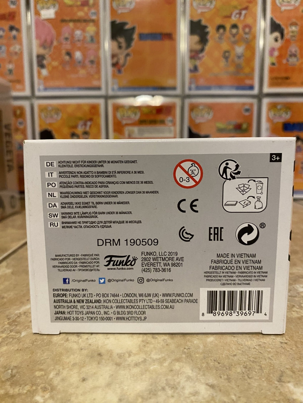 Funko Pop! Animation: Dragon Ball Z #614 Vegeta w Protector