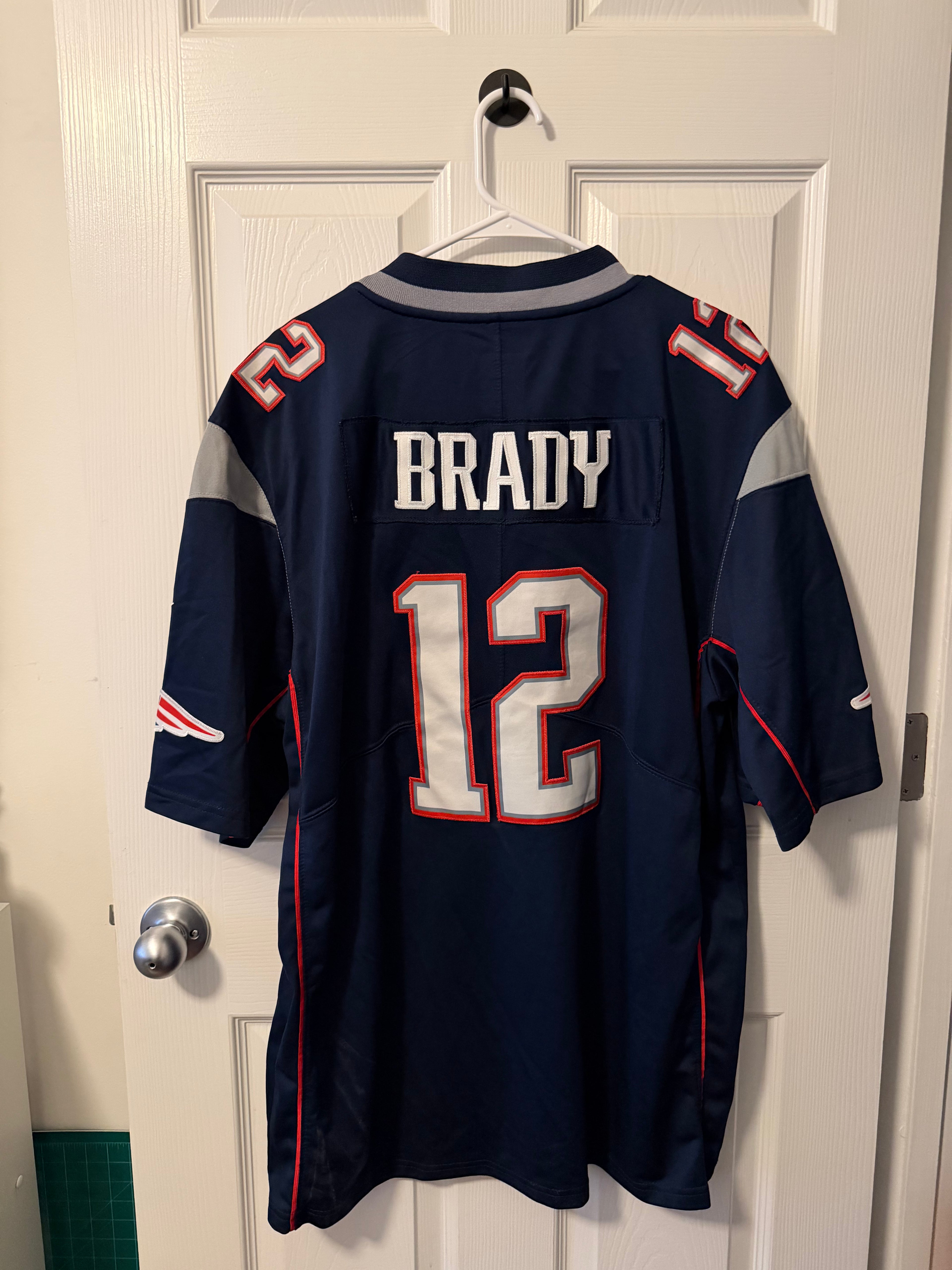 Vintage New England Patriots #12 Tom Brady (Stitched/Adult Large) Jersey