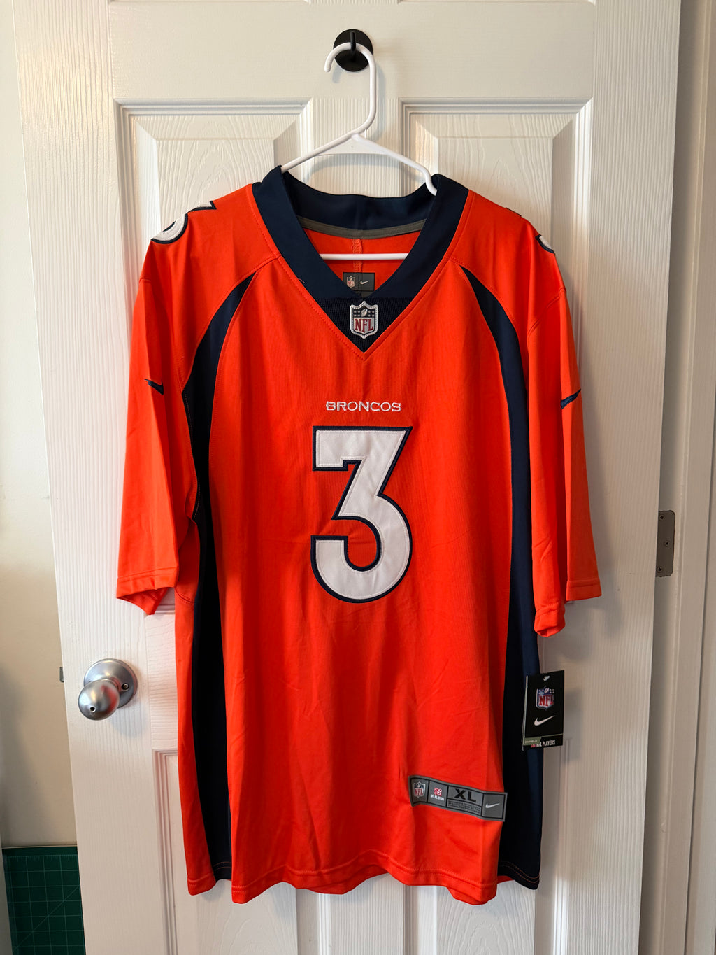 Vintage Denver Broncos #3 Russell Wilson (Stitched/Adult XL) Jersey