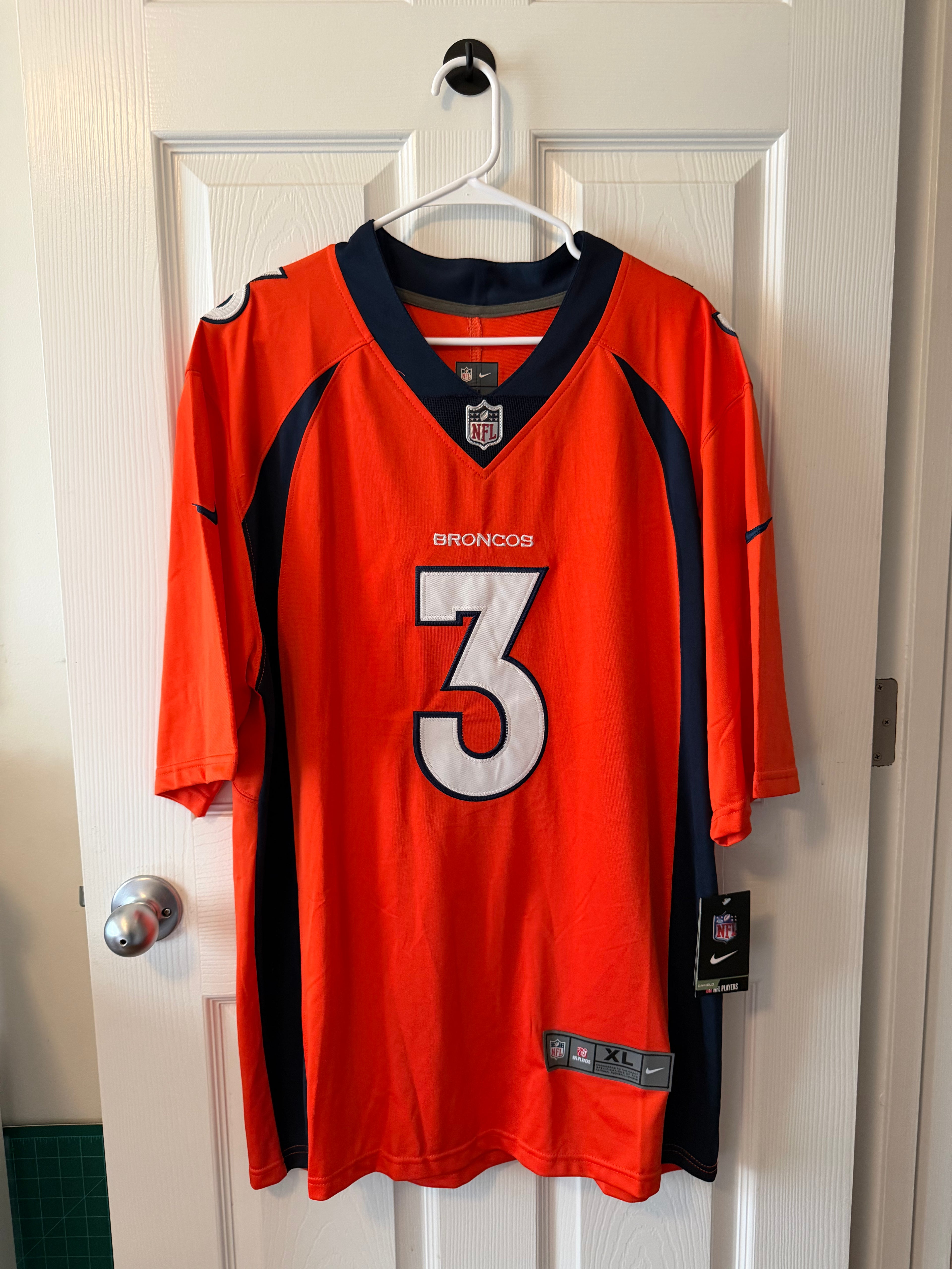 Vintage Denver Broncos #3 Russell Wilson (Stitched/Adult XL) Jersey